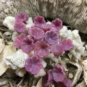 25 Bubble Gum Pink Glass Flower Headpins Charms.